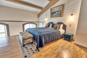 Daily Apartments - Antique style loft